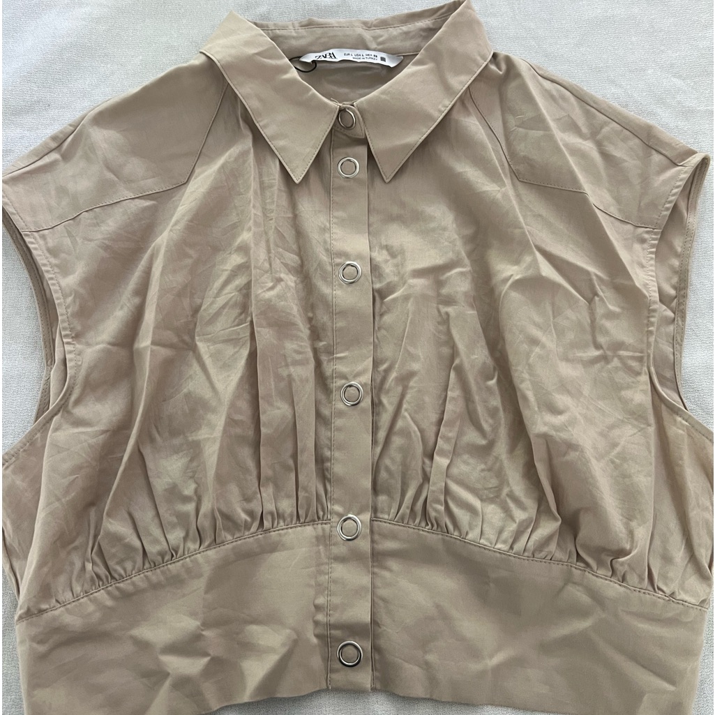 Zara Beige Cropped Zookeeper Like Top Zara Beige Cropped Zookeeper Like Top